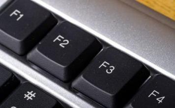 Laptop keyboard: key assignment