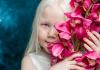Ang Yakut albino girl ay sumakop sa mga social network